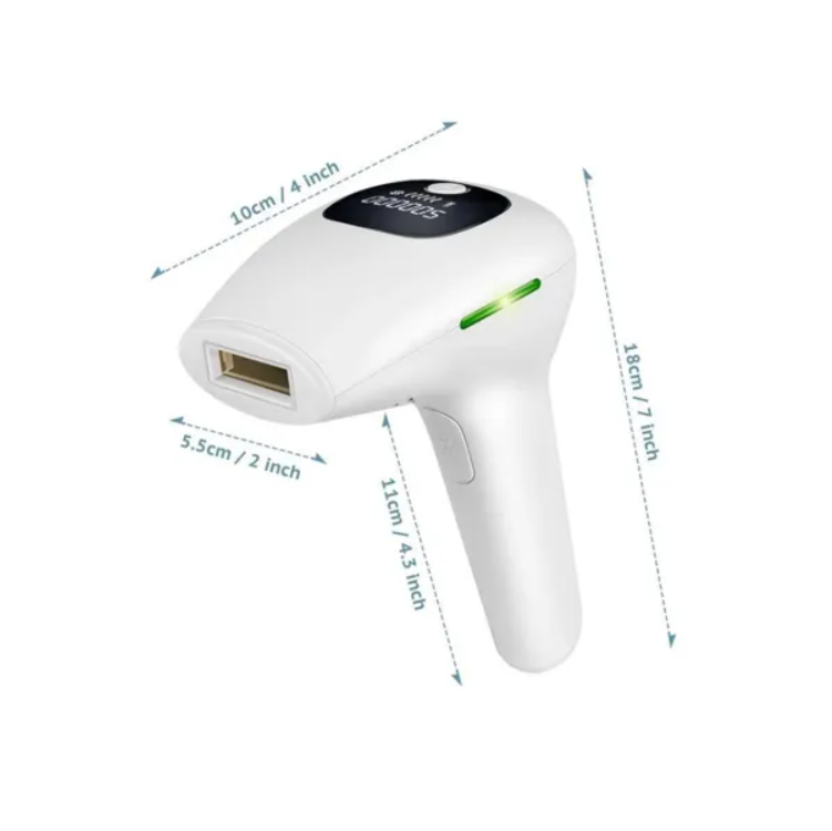 Femme utilisant un épilateur IPL en mode manuel sur les aisselles et en mode automatique sur les jambes